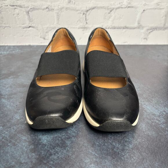 Vionic Women's Cosmic Cadee Mary Jane Walking Shoe Slip On Black Camo Size 7.5 - Picture 2 of 9